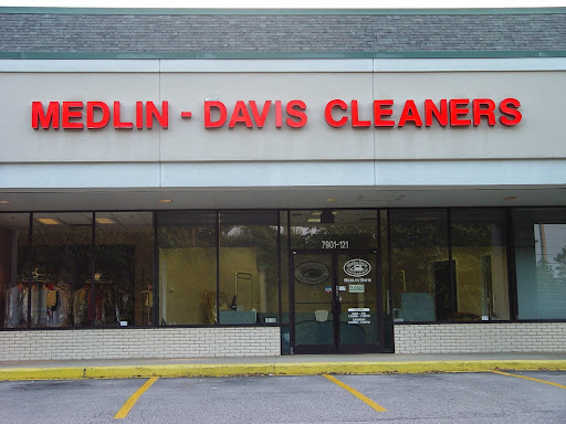 Dry Cleaner «Medlin-Davis Cleaners, Wakefield», reviews and photos, 14300 Falls of Neuse Rd, Raleigh, NC 27614, USA