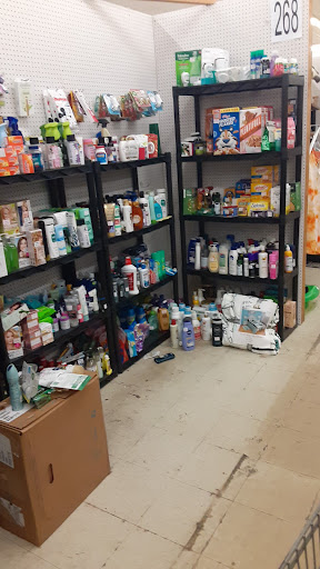 Flea Market «Traderbakers Flea Market», reviews and photos, 2080 Burton Ln, Martinsville, IN 46151, USA