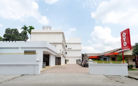 OYO 2895 Paranginan Residence image