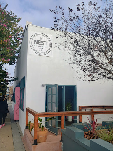 The Nest: También A BRUNCH Joint