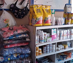 Granero y Veterinaria la Trova Zoo photo