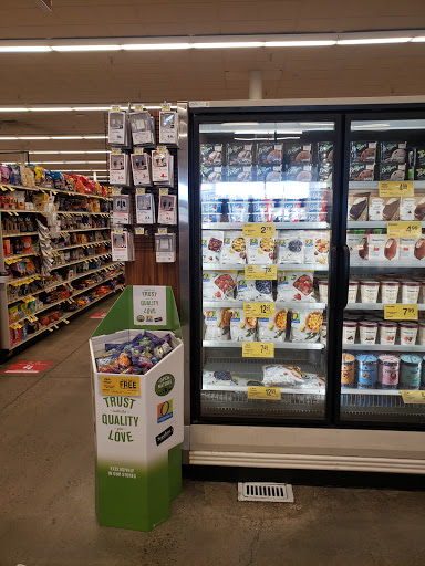 Grocery Store «Vons», reviews and photos, 931 Lomas Santa Fe Dr, Solana Beach, CA 92075, USA