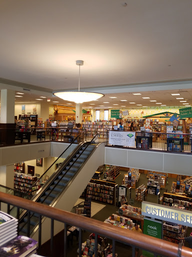 Book Store «Barnes & Noble», reviews and photos, 2051 N Federal Hwy, Fort Lauderdale, FL 33305, USA