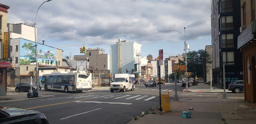 Liquor Store «Mz Wine & Spirits Inc», reviews and photos, 255 Bushwick Ave, Brooklyn, NY 11206, USA