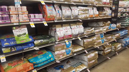 Pet Supply Store «Petco Animal Supplies», reviews and photos, 28400 Dequindre Rd, Warren, MI 48092, USA