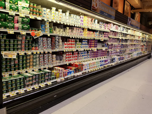 Shopping Mall «Midway Shopping Center», reviews and photos, 1001 Central Park Ave, Scarsdale, NY 10583, USA