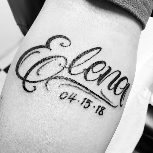 Tattoo Shop «Cali Soul Tattoo», reviews and photos, 4751 N Blackstone Ave, Fresno, CA 93726, USA