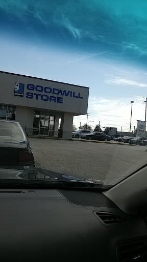 Consignment Shop «Goodwill», reviews and photos