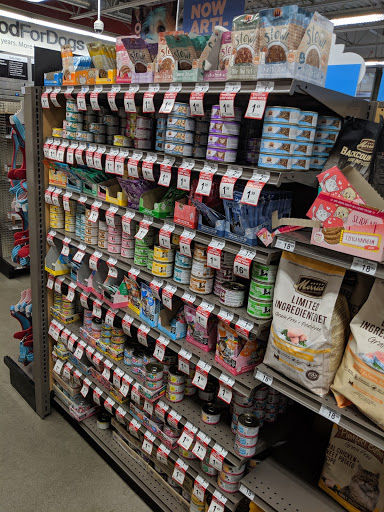 Pet Supply Store «Unleashed by Petco», reviews and photos, 81 7th Ave, Brooklyn, NY 11217, USA