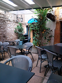 Atmosphère du Restaurant Le Saladier à Villefranche-sur-Saône - n°18