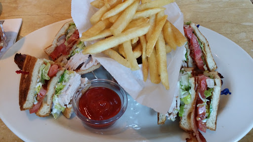 Restaurant «The Cheesecake Factory», reviews and photos, 5000 Shelbyville Rd, Louisville, KY 40207, USA