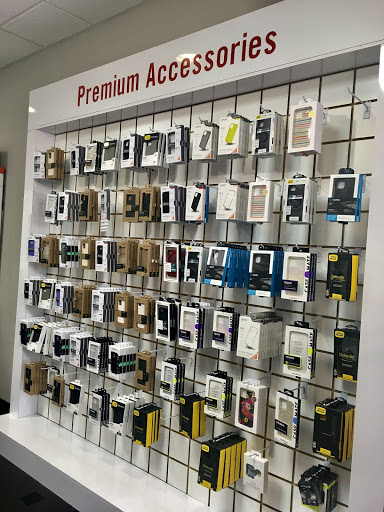 Cell Phone Store «Verizon Authorized Retailer - A Wireless», reviews and photos, 1087 Vine St, Healdsburg, CA 95448, USA