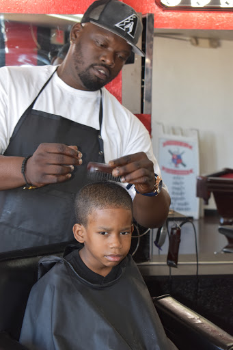 Barber Shop «Exclusive Barber Shop & Salon», reviews and photos, 1405 W Indian School Rd, Phoenix, AZ 85013, USA