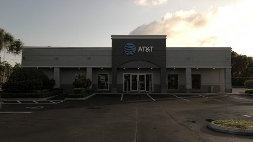 Cell Phone Store «AT&T», reviews and photos, 12599 Biscayne Blvd, North Miami, FL 33181, USA