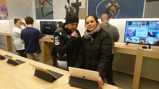 Computer Store «Apple La Cantera», reviews and photos, 15900 La Cantera Pkwy, San Antonio, TX 78256, USA