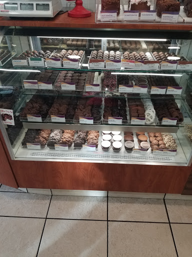 Ice Cream Shop «Cold Stone Creamery», reviews and photos, 14239 W Colfax Ave, Lakewood, CO 80401, USA