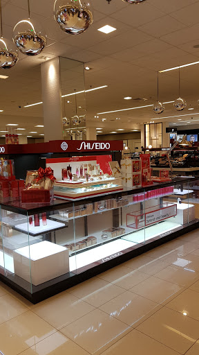 Shopping Mall «Beverly Center», reviews and photos, 8500 Beverly Blvd, Los Angeles, CA 90048, USA