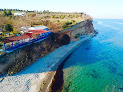 Foto von Agiannis beach II umgeben von Bergen
