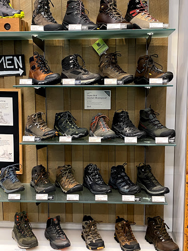 Camping Store «REI», reviews and photos, 6281 W 135th St, Overland Park, KS 66223, USA