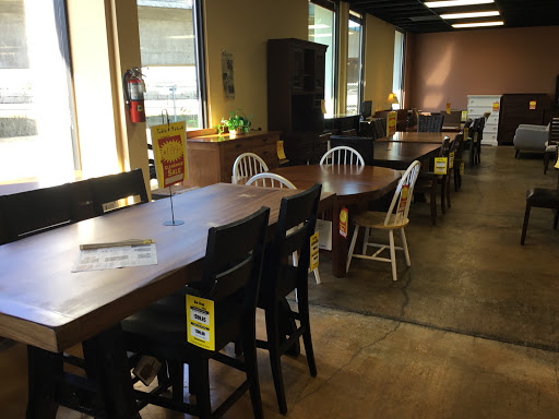 Furniture Factory Outlet, 1162 Gateway Loop, Springfield, OR 97477, USA, 