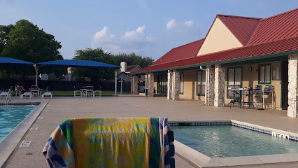 Winchester Country Pool