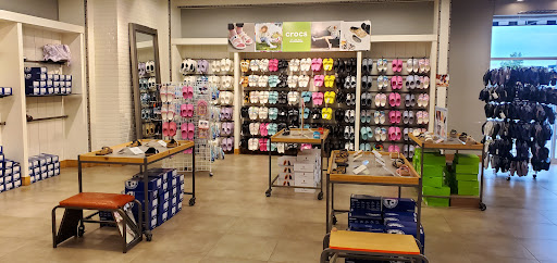 Shoe Store «DSW Designer Shoe Warehouse», reviews and photos, 3635 28th St SE, Grand Rapids, MI 49512, USA