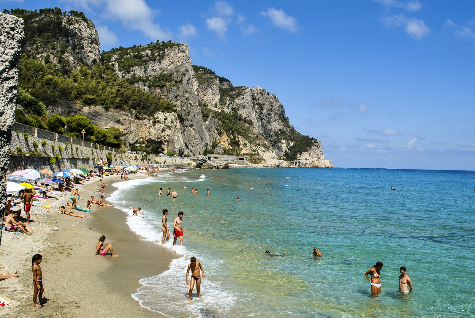 Fotografie cu Spiaggia del Malpasso zonă de stațiune de pe plajă