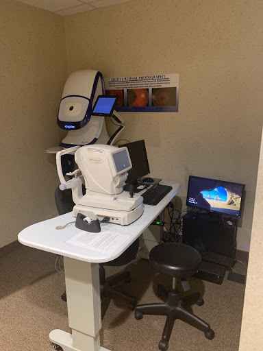 Eye Care Center «Clarkson Eyecare», reviews and photos, 12681 Dorsett Rd, Maryland Heights, MO 63043, USA