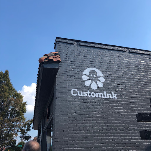 Custom T-shirt Store «CustomInk - Custom T-shirt Store - Richmond», reviews and photos, 3401 W Cary St, Richmond, VA 23221, USA