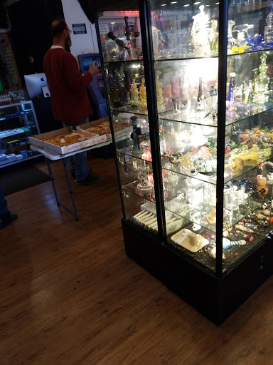 Tobacco Shop «Smoke Shop Guys», reviews and photos, 4843 Dempster St, Skokie, IL 60077, USA