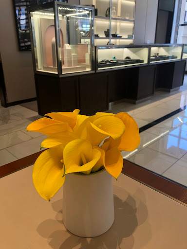 Jewelry Store «Tiffany & Co.», reviews and photos, 68 W Colorado Blvd, Pasadena, CA 91105, USA