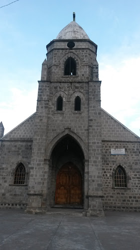 Opiniones de IGLESIA DE PILAHUIN en San Bartolomé de Pinllog - Iglesia