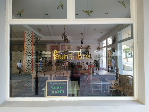 Faunalibre bar cultural vegano en Santa Eulària des Riu