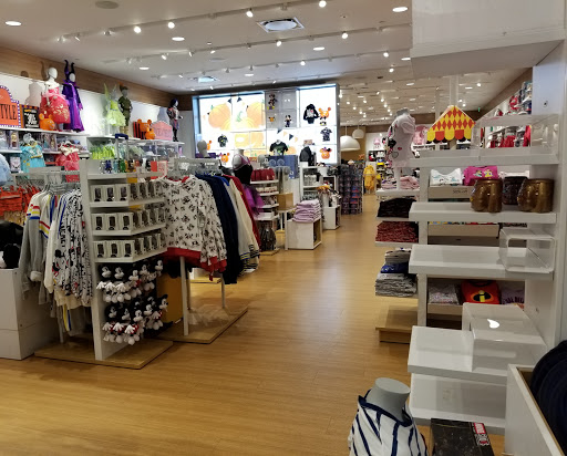 Toy Store «Disney Store», reviews and photos, 7527 Dadeland Mall Cir W, Miami, FL 33156, USA