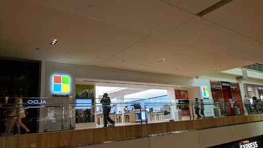 Computer Store «Microsoft Store», reviews and photos, 5015 Westheimer Rd A2421, Houston, TX 77056, USA