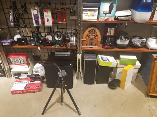 Thrift Store «Goodwill Central Texas Boutique - Westbank», reviews and photos, 2814 Bee Cave Rd, Austin, TX 78746, USA