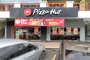 Pizza Hut Restaurant Lintas Plaza image
