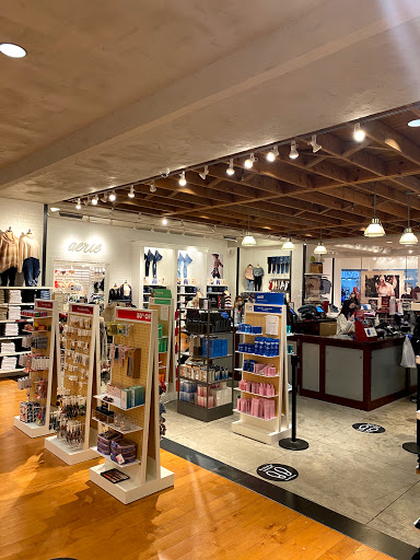 American Eagle & Aerie Outlet image 5