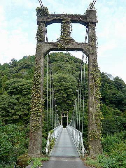 脇の吊橋
