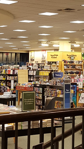 Book Store «Barnes & Noble», reviews and photos, 800 Settlers Ridge Center Dr, Pittsburgh, PA 15205, USA