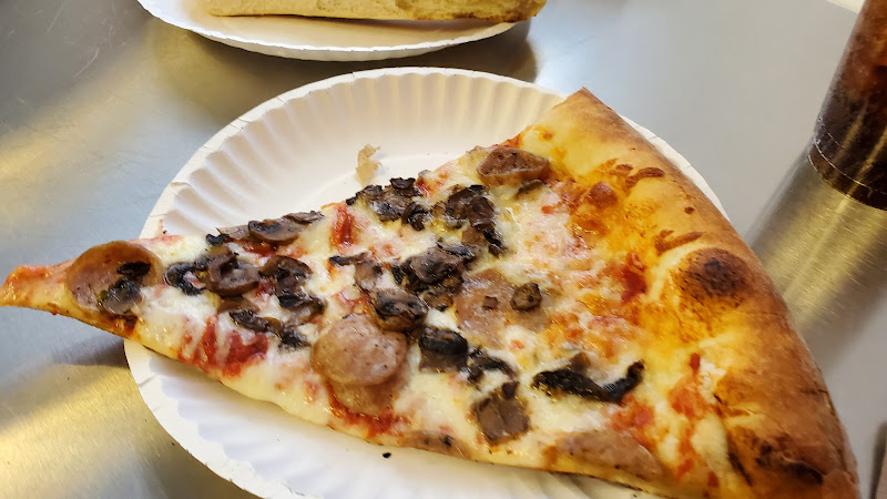 #7 best pizza place in Milwaukee - Ian's Pizza Milwaukee | Story Hill