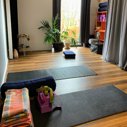 Shiatsu Massage & Yoga with Nicole | Elwood | Melbourne