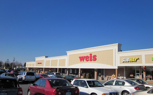 Shopping Mall «Palmyra Shopping Center», reviews and photos, 901 E Main St, Palmyra, PA 17078, USA