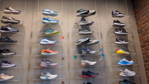 Shoe Store «Sole Sports Running Zone», reviews and photos, 7001 N Scottsdale Rd #170, Scottsdale, AZ 85253, USA