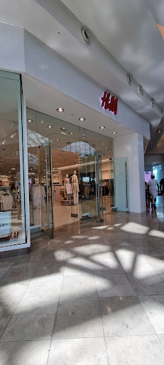 Clothing Store «H&M», reviews and photos, 4200 Conroy Rd, Orlando, FL 32839, USA