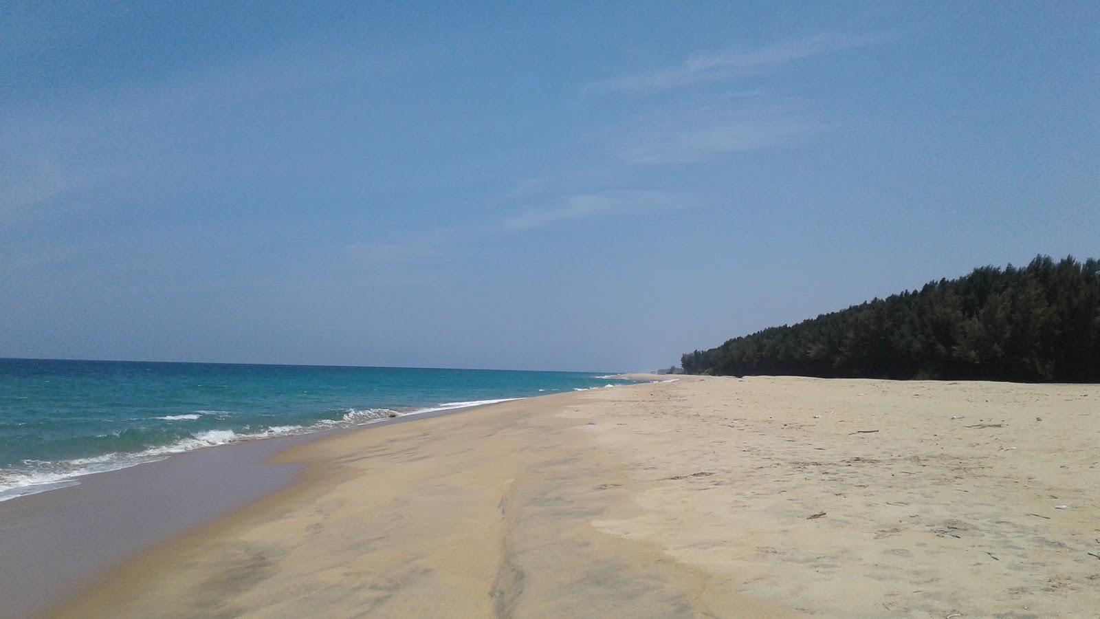 Foto von Thalankudah Beach mit beiger sand Oberfläche