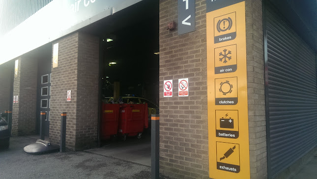 Comments and reviews of Halfords Autocentre York (Foss Island Rd)