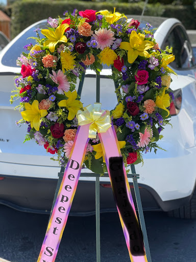 Florist «Country Cousins Flower shop», reviews and photos, 841 E Whittier Blvd, La Habra, CA 90631, USA