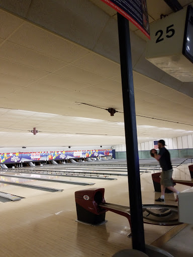 Bowling Alley «Bowl America Shirley», reviews and photos, 6450 Edsall Rd, Alexandria, VA 22312, USA