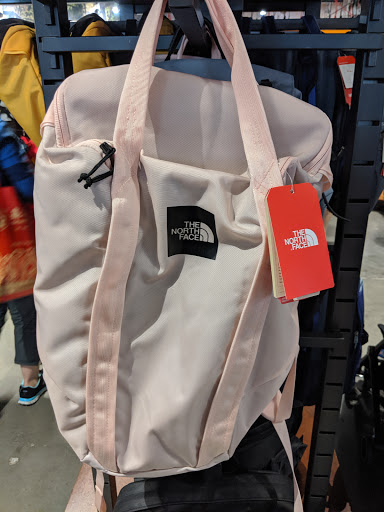 Clothing Store «The North Face Outlet», reviews and photos, 3790 Livermore Outlets Dr, Livermore, CA 94551, USA